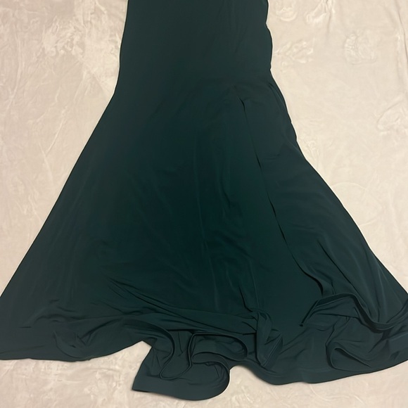 Green Loragal Medium Ball Gown - Picture 3 of 5